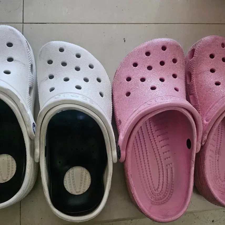 [BUNJANG] Crocs Authentic Pair - White (Size 210-220) with Arch Insoles / 크록스정품 2켤레 다드려요