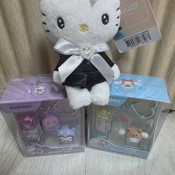 [BUNJANG] Sanrio Kuromi Cinnamoroll LED Keycap Keyring with Hello Kitty Plush Charm / 쿠로미 시나모롤 LED 키캡 키링! 키티 인형 증정