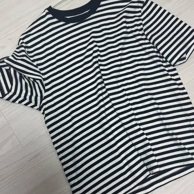[BUNJANG] Musinsa Standard Striped Short Sleeve T-shirt L / 무신사 스탠다드 스트라이프 반팔 티셔츠 L