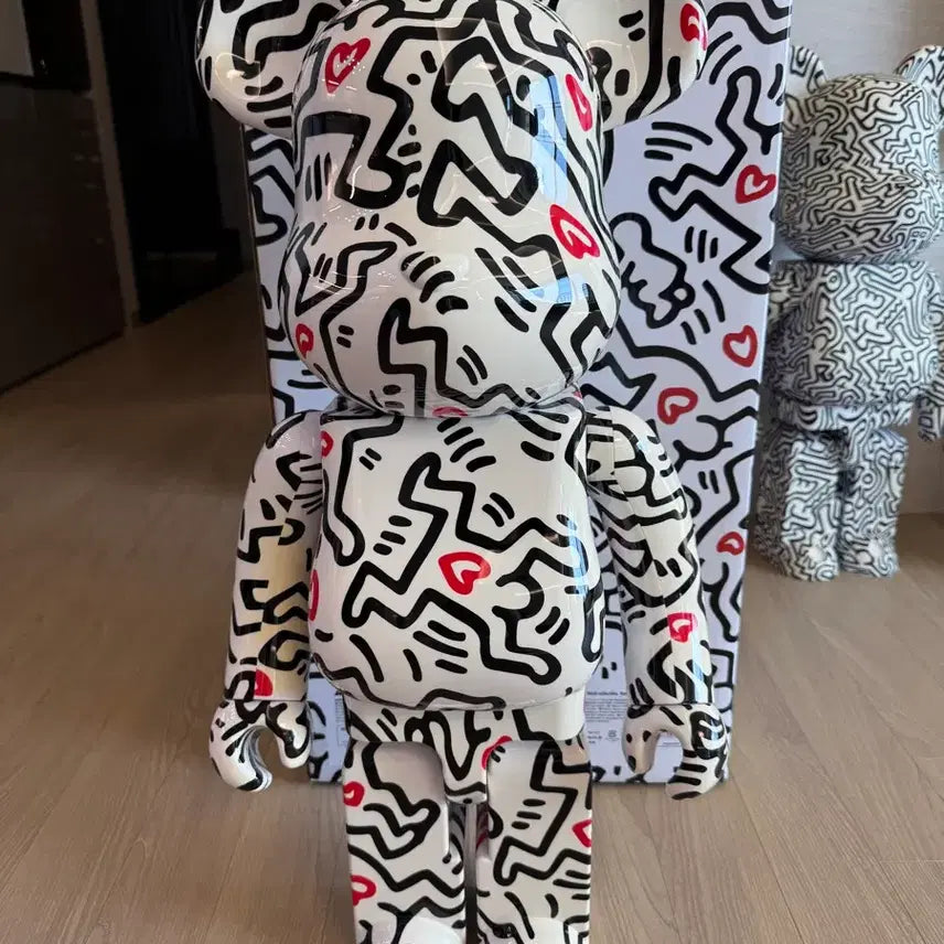 [BUNJANG] Authentic Bearbrick Keith Haring 1000% Art Toy / 정품 베어브릭 키스 해링 1000% 아트토이