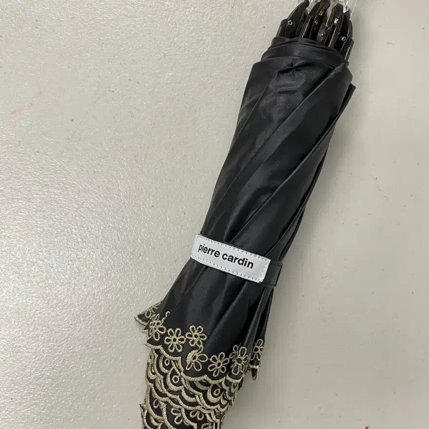 [BUNJANG] Pierre Cardin Black Embroidered Parasol / [새제품] 피에르가르뎅 양산
