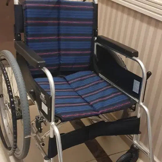 [BUNJANG] Miky Korea Folding Wheelchair / 미키코리아 휠체어