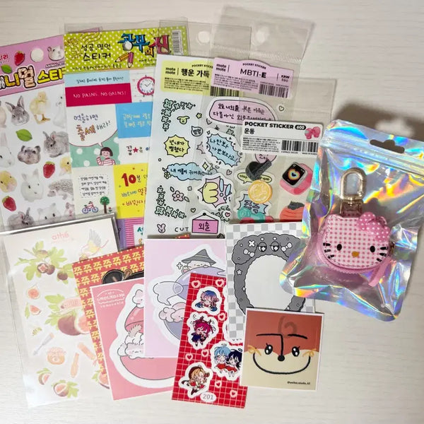 [BUNJANG] Hello Kitty Pouch, Keychain & Sticker Set / 헬로키티 파우치 키링 & 스티커 세트