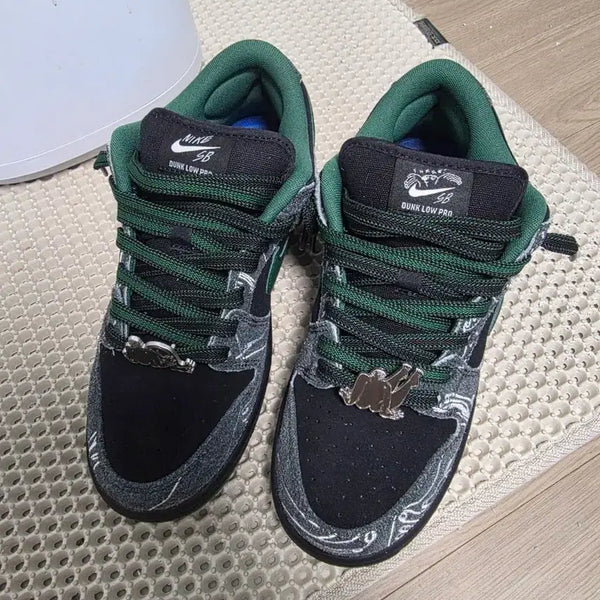 [BUNJANG] Nike x DeAir SB Dunk Low Pro Anthracite & Golji Green / 나이키 x 데어 SB 덩크 로우 프로 앤트러사이트 앤 골지 그린