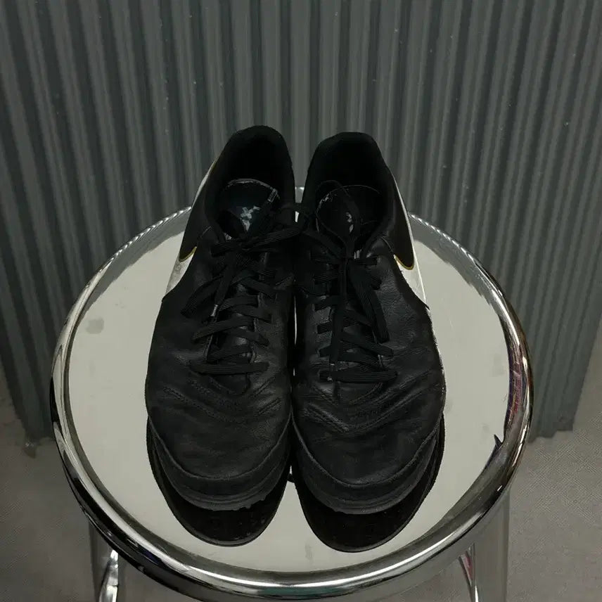 [BUNJANG] Nike Tiempo TF Turf Soccer Cleats Black Gold 265 / 나이키 티엠포 축구화 TF 터프화 블랙골드  265