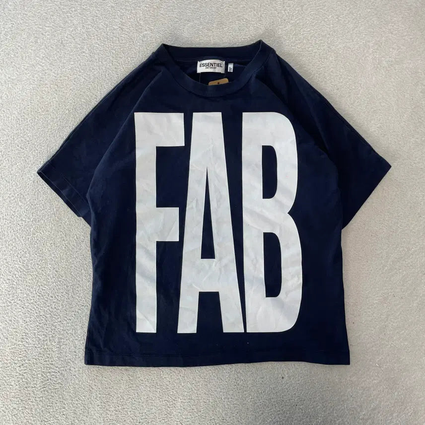 [BUNJANG] Fear of God Essentials Antwerp FAB T-Shirt (Cropped Length) / 피오갓 에센셜 앤트워프 FAB 반팔티셔츠 [크롭기장]