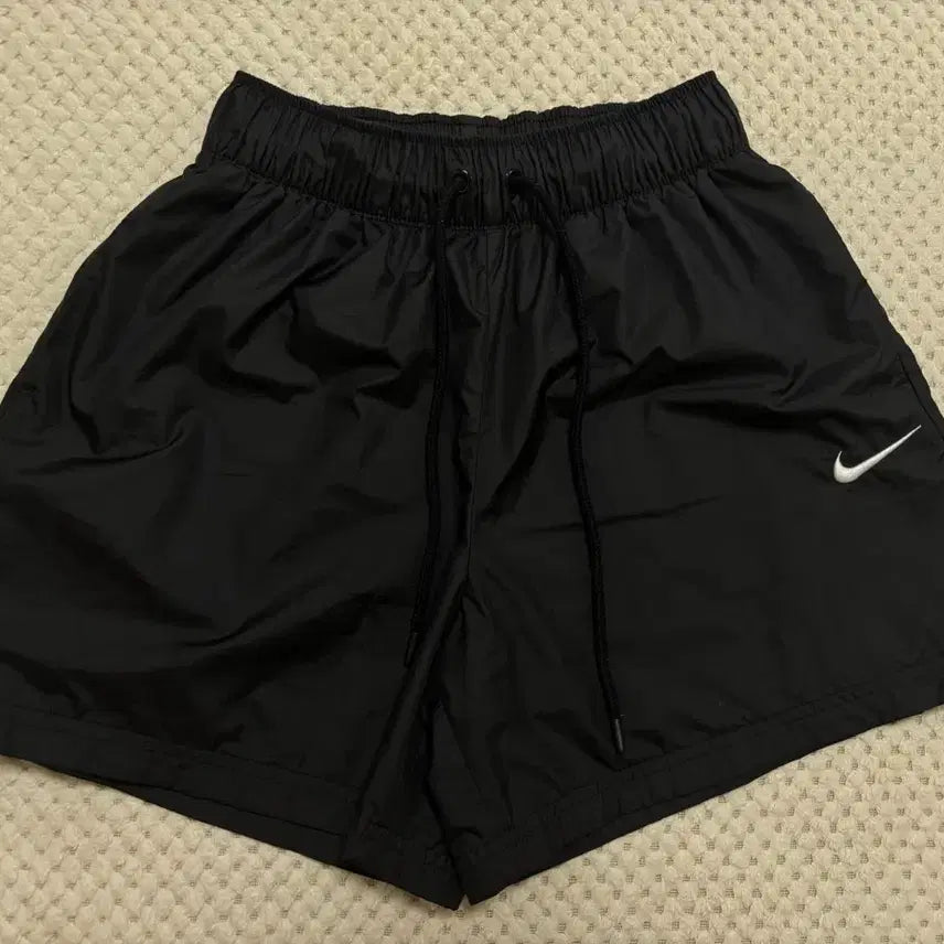 [BUNJANG] Nike Women's Black Shorts / 정품 나이키 여성 반바지