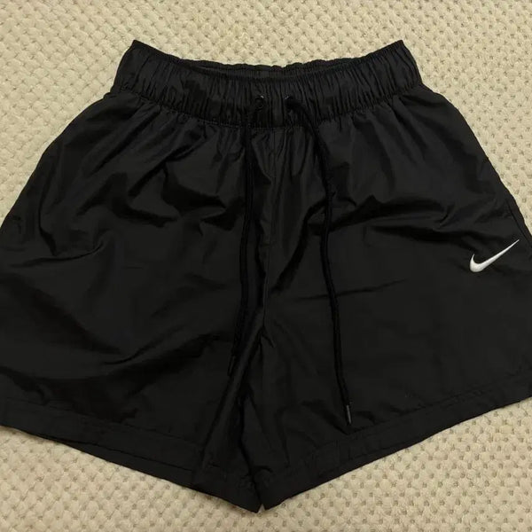 [BUNJANG] Nike Women's Black Shorts / 정품 나이키 여성 반바지