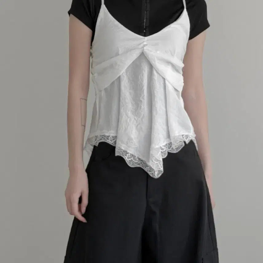 [BUNJANG] White Frill Lace Camisole Blouse / 화이트 프릴 레이스 끈나시 블라우스 나시탑