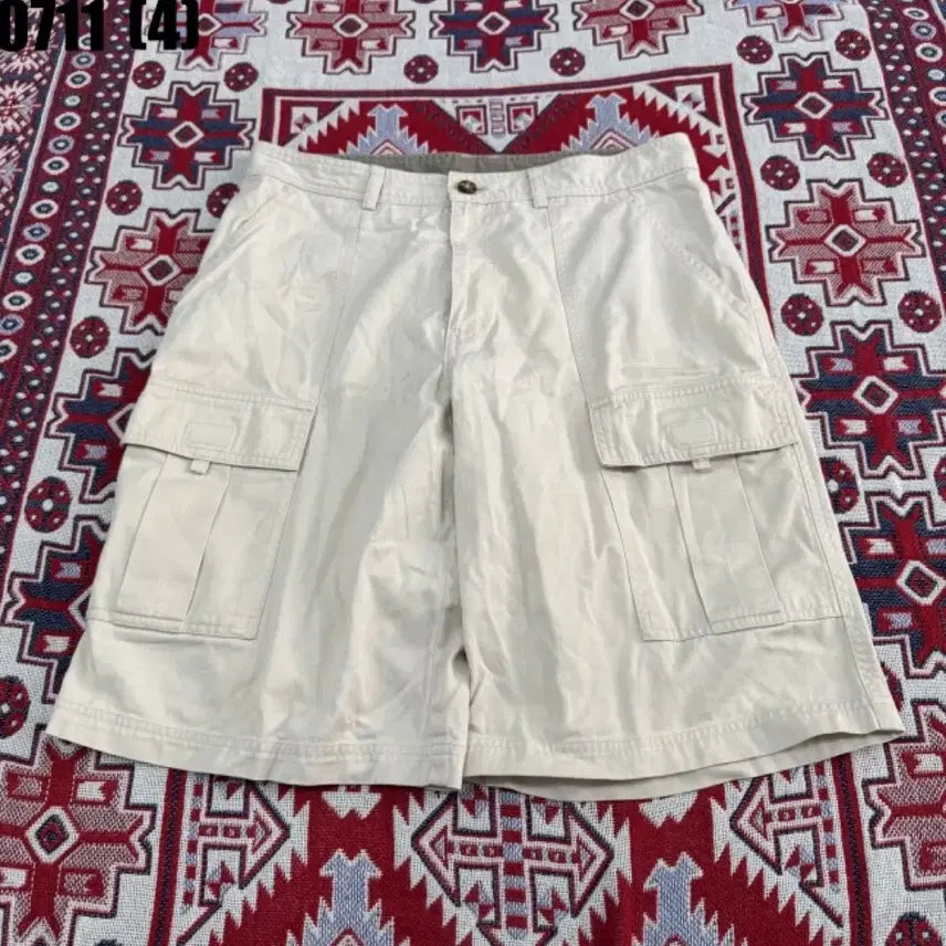 [BUNJANG] Women's Beige Cargo Shorts / 베이지색 카고 반바지