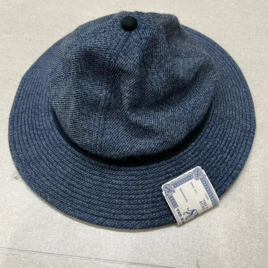 [BUNJANG] Dog and Co HWDOG Denim Bucket Hat / 도그앤코 hwdog 데님 버킷햇 팝니다
