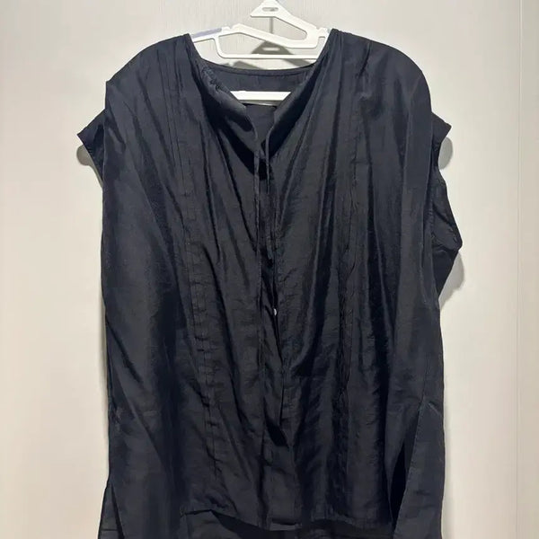 [BUNJANG] Black Shirt with Wrinkle Detail / 블랙 셔츠