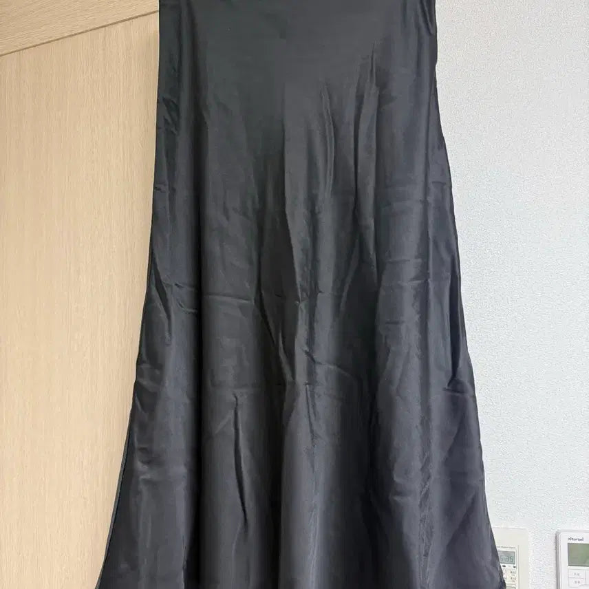 [BUNJANG] Sellyn Lyong Satin Long Skirt / 셀리앤리옹 새틴 롱스커트
