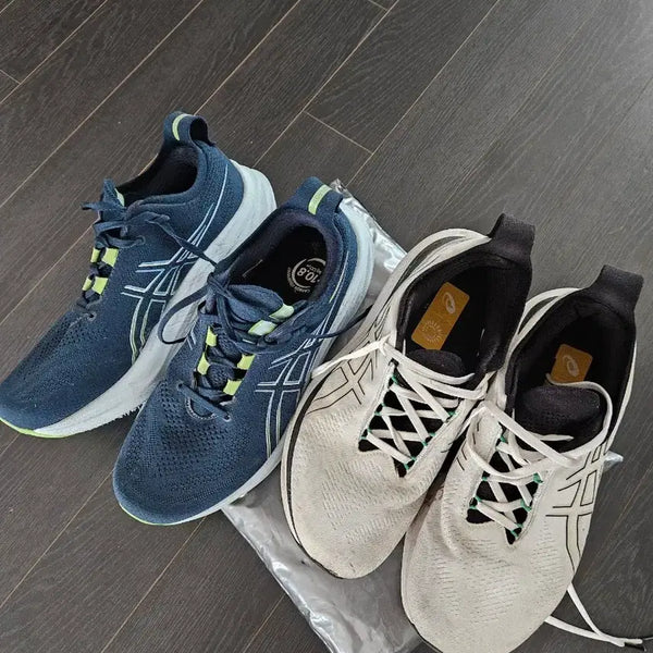 [BUNJANG] Asics Gel-Nimbus 26 & 25 Running Shoes (Navy/White, Size 280) / 아식스 젤님버스 2개 한번에 팝니다 280 러닝화