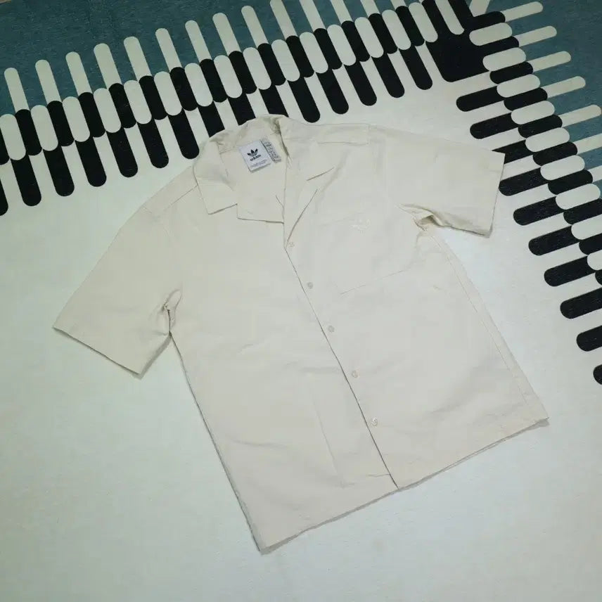 [BUNJANG] Adidas Seersucker Short Sleeve Shirt and Shorts Set / 아디다스 시어서커 반팔 셔츠 반바지 셋업