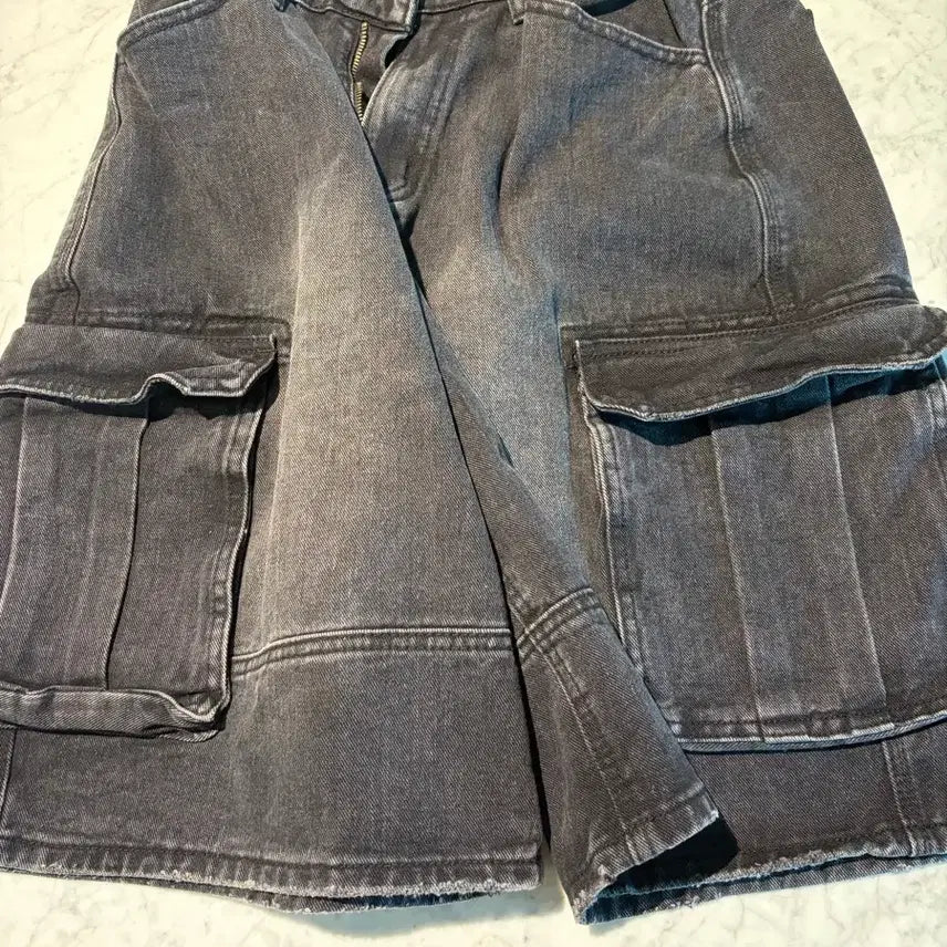 [BUNJANG] Black Denim Bermuda Shorts / 흑청 버뮤다