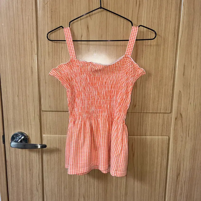 [BUNJANG] Sleeveless Checkered Top with Wrinkle Detail / Sale 18