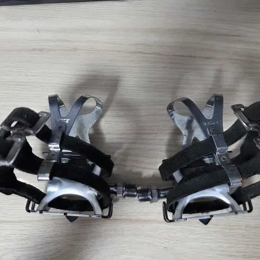[BUNJANG] MKS Supreme Bicycle Pedal Toe Clip Set with Engine11 Straps / mks 슈프림 자전거 페달 토클립 세트