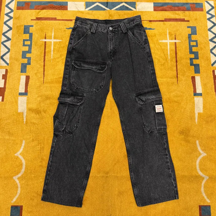 [BUNJANG] Levi's Multi Cargo Pocket Work Denim Pants Black Indigo / 리바이스 멀티 카고 포켓 워크 데님 팬츠 흑청 스몰 로고 N1987