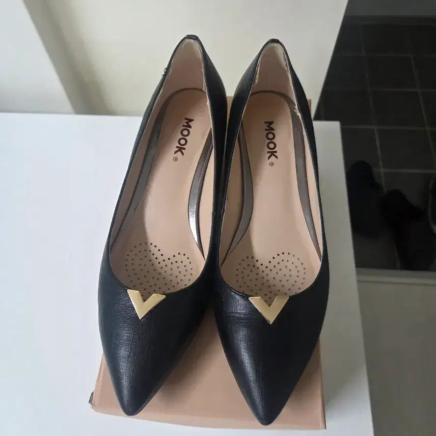 [BUNJANG] MUKE Black Heels / 무크 구두 (235)