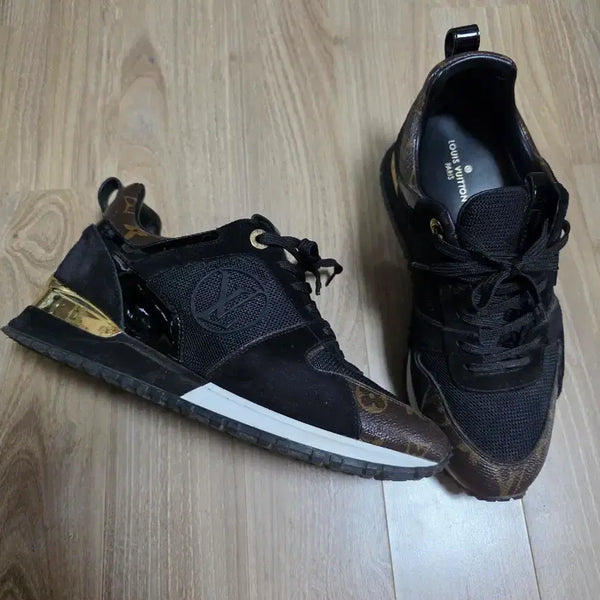 [BUNJANG] Louis Vuitton Runway Sneakers Black Pattern Size 245 / 루이비통 런웨이 245