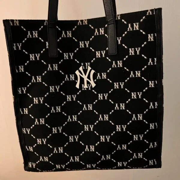 [BUNJANG] MLB Diamond Monogram Jacquard Tote Bag / MLB 다이아 모노그램 자카드 토트백