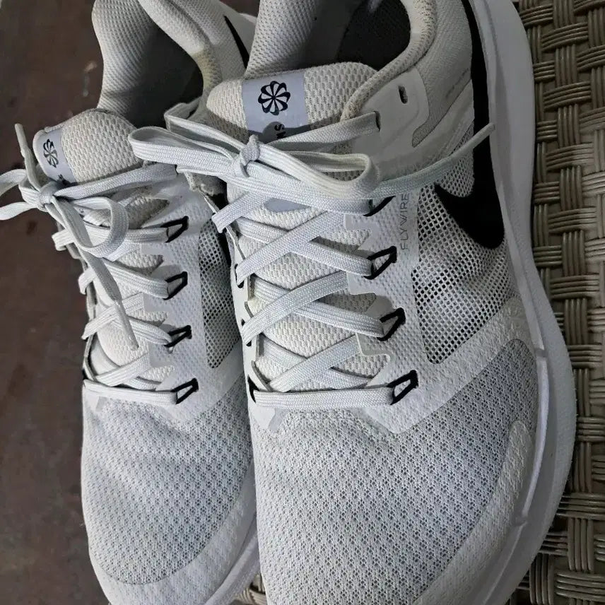 [BUNJANG] Nike Flywire Running Shoes / 나이키 플라이와이어 런닝화 8.5 260