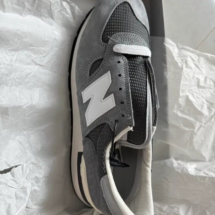 [BUNJANG] New Balance 990v1 Grey Sneakers / 뉴발란스 990v1 그레이