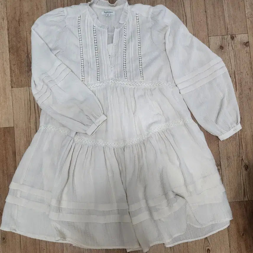 [BUNJANG] Thursday Island Lace Frill Dress / 써스데이 아일랜드 원피스