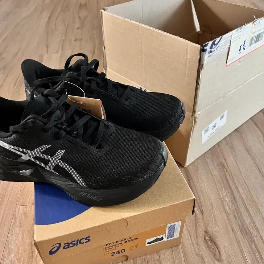 [BUNJANG] Asics Novablast 6 Running Shoes Black 240mm / 노바블라스트6 w 240mm