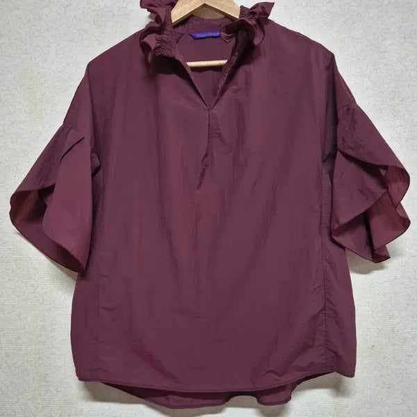 [BUNJANG] The Isaac Collection Frill Blouse / 더아이작콜렉션  프릴 블라우스