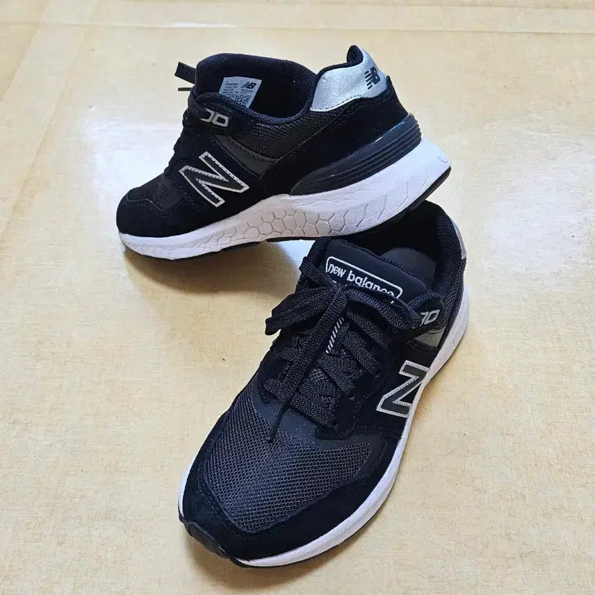 [BUNJANG] New Balance 880 Running Shoes (235mm) / 뉴발란스880 235사이즈
