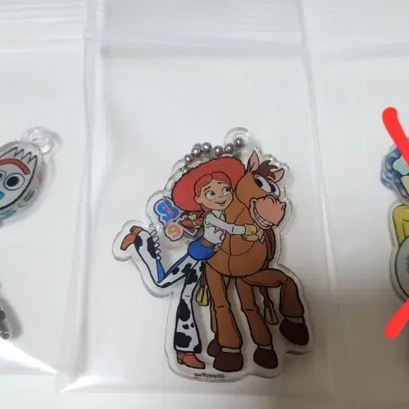 [BUNJANG] Toy Story 5 Secret Toy Acrylic Keyring / 토이스토리5 시크릿토이 아크릴키링 교환및 구매합니다.