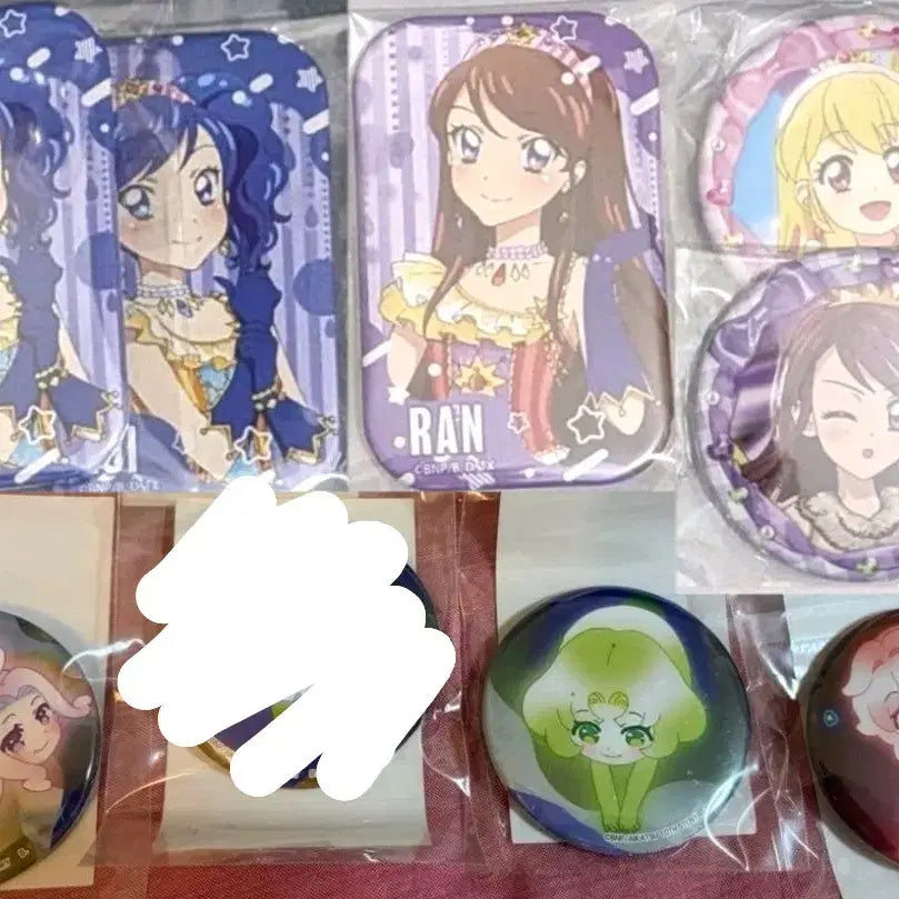 [BUNJANG] Aikatsu Ichigo Aoi Ran Mizuki Sakura Kaede Square Can Badge Set / 아이카츠 이치고 아오이 란 미즈키 사쿠라 카에데 스퀘어 캔뱃지