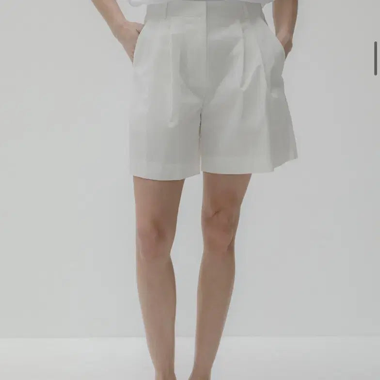 [BUNJANG] Blubric Pleated Shorts White / 블루브릭 반바지 팝니다