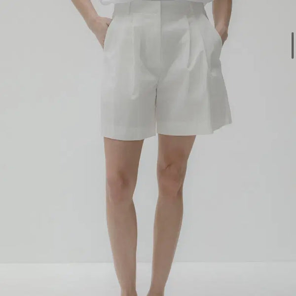 [BUNJANG] Blubric Pleated Shorts White / 블루브릭 반바지 팝니다