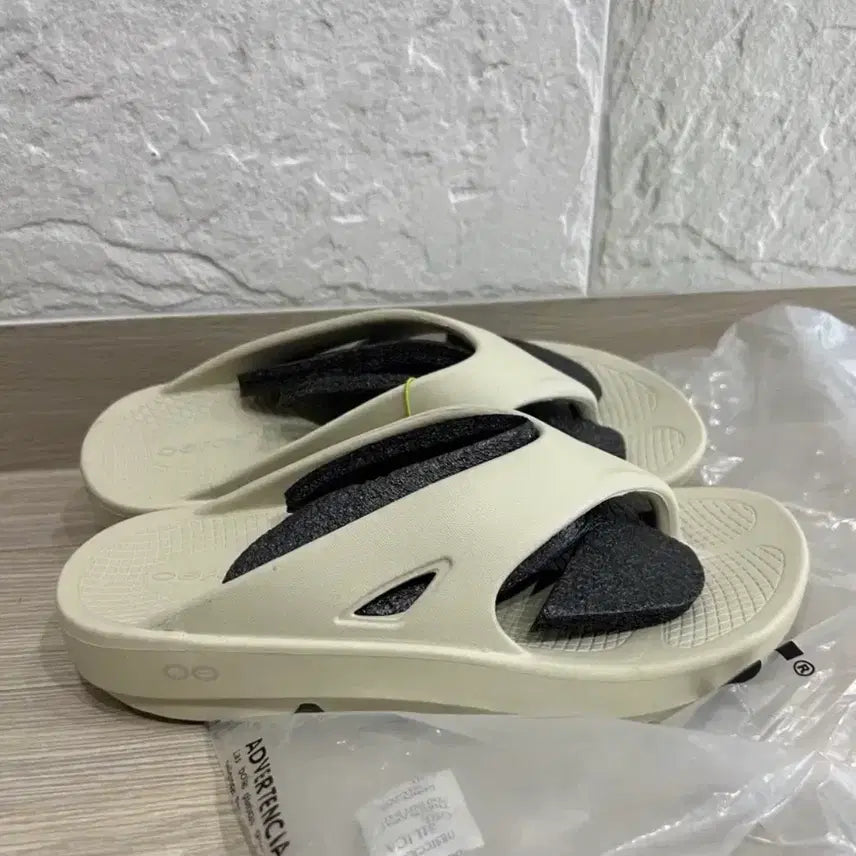 [BUNJANG] OOFOS Original Sandals Beige EU41 / 265 / 우포스 오리지널 샌들 베이지 EU41 .265 사이즈 새상품
