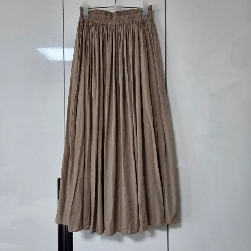 [BUNJANG] A.G Plus Pleated Long Skirt Beige / 수입a.g plus 플리츠 롱 스커트 베이지