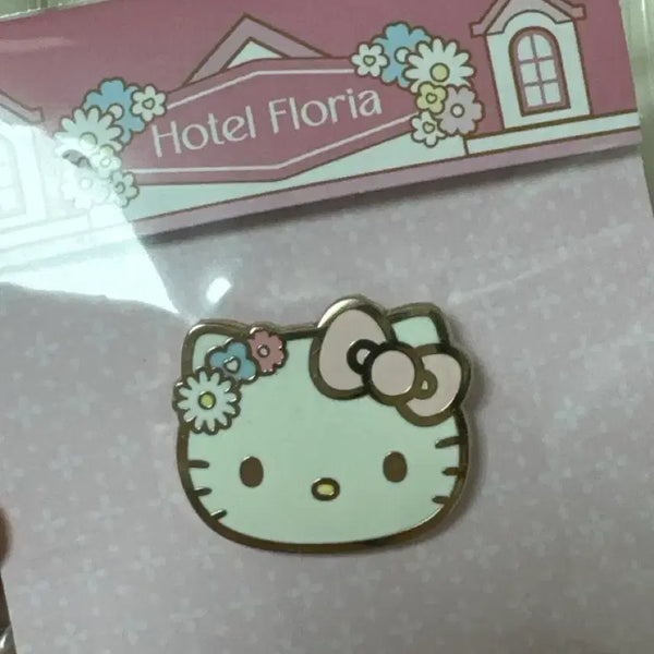 [BUNJANG] Hotel Floria Sanrio Keychain & Badge Set (Hello Kitty, Little Twin Stars) / 호텔플로리아 산리오 키링 뱃지 (키티, 리틀트윈스타)