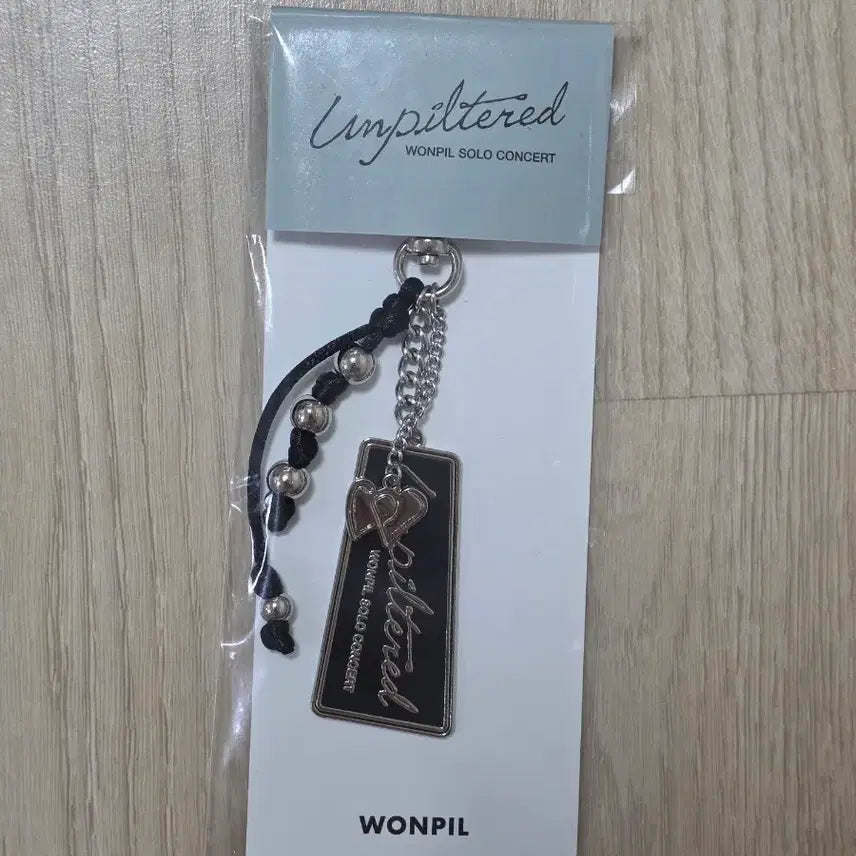 [BUNJANG] DAY6 Young K Unpiltered Metal Keyring / 원필 unpiltered 엠디 메탈키링