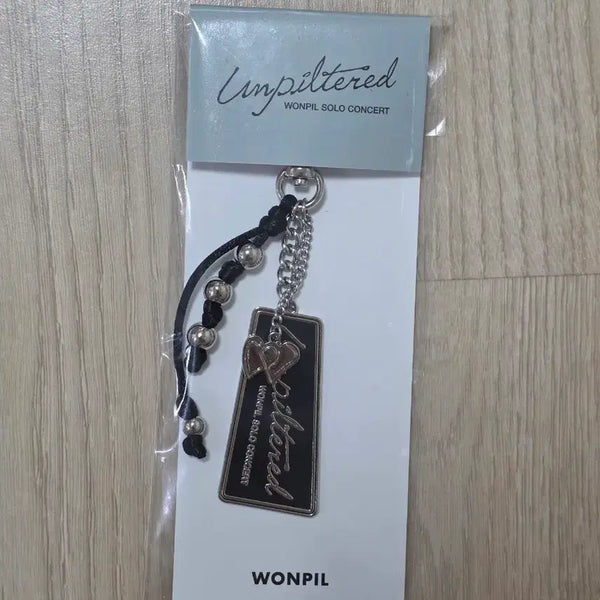 [BUNJANG] DAY6 Young K Unpiltered Metal Keyring / 원필 unpiltered 엠디 메탈키링
