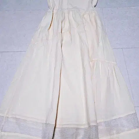 [BUNJANG] DEWL V-Neck High-Waist Beige Long Dress / 듀엘 브이넥 하이웨이스트 베이지원피스 55 폴1350