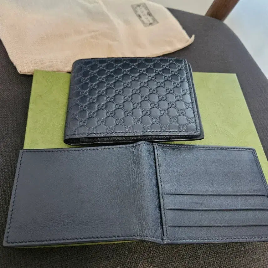 [BUNJANG] Gucci Microguccissima Bi-fold Wallet with Cardholder / 구찌 마이크로시마 블랙 반지갑 구찌지갑 카드지갑포함