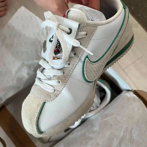 [BUNJANG] Nike Cortez All Petal United 240mm Sneakers / 나이키 코르테즈 올 페달 유나이티드 240 반값에 팝니다!