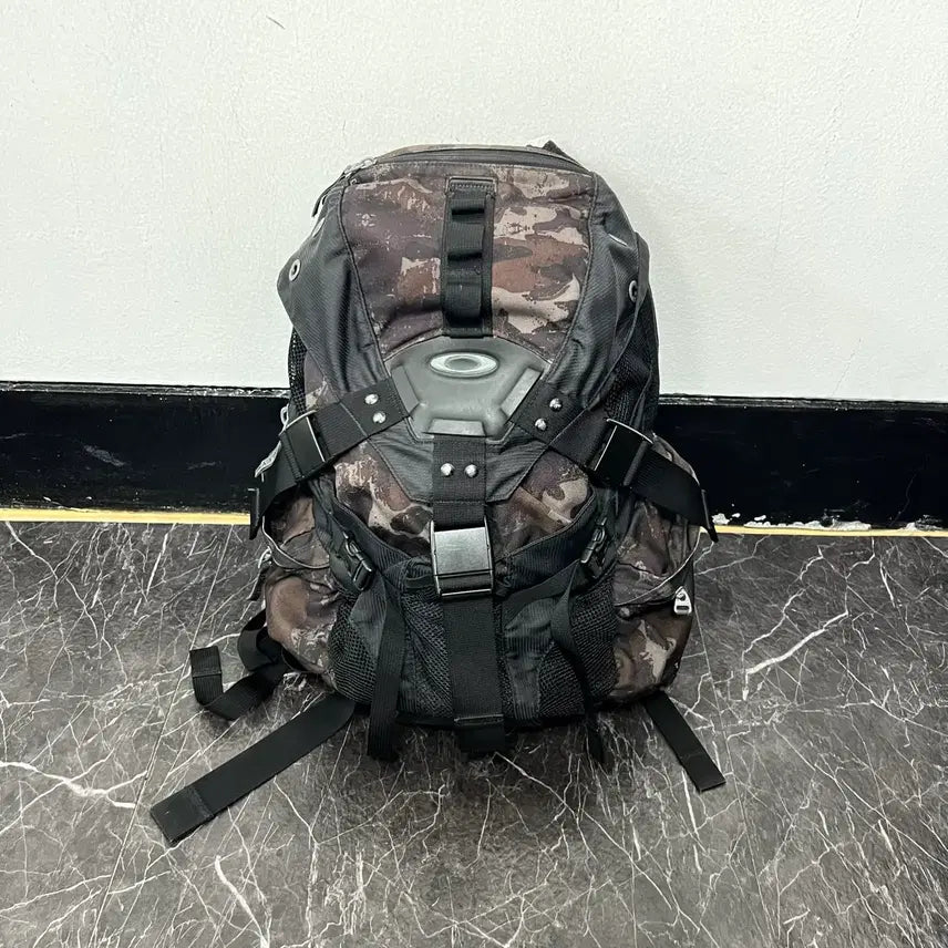 [BUNJANG] Oakley Icon 3.0 Camo Backpack / 오클리 아이콘 3.0 카모 백팩