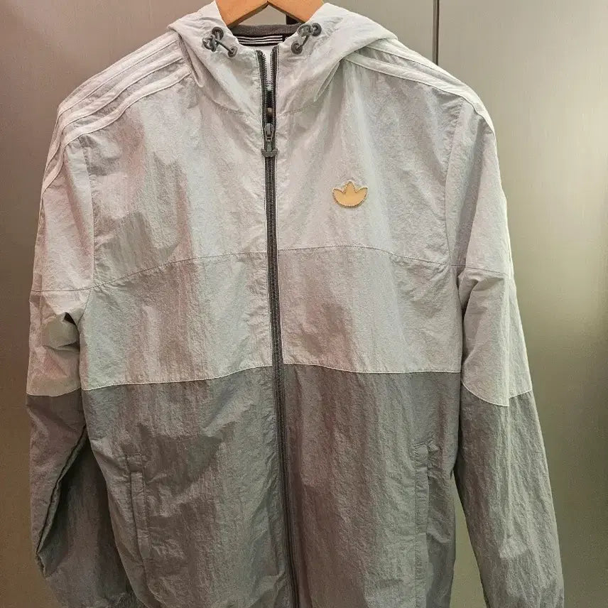 [BUNJANG] Adidas Originals Hooded Windbreaker Jacket / 새상품 아디다스 오리지널스 후드 윈드브레이커 바람막이 그레이 XS 55~
