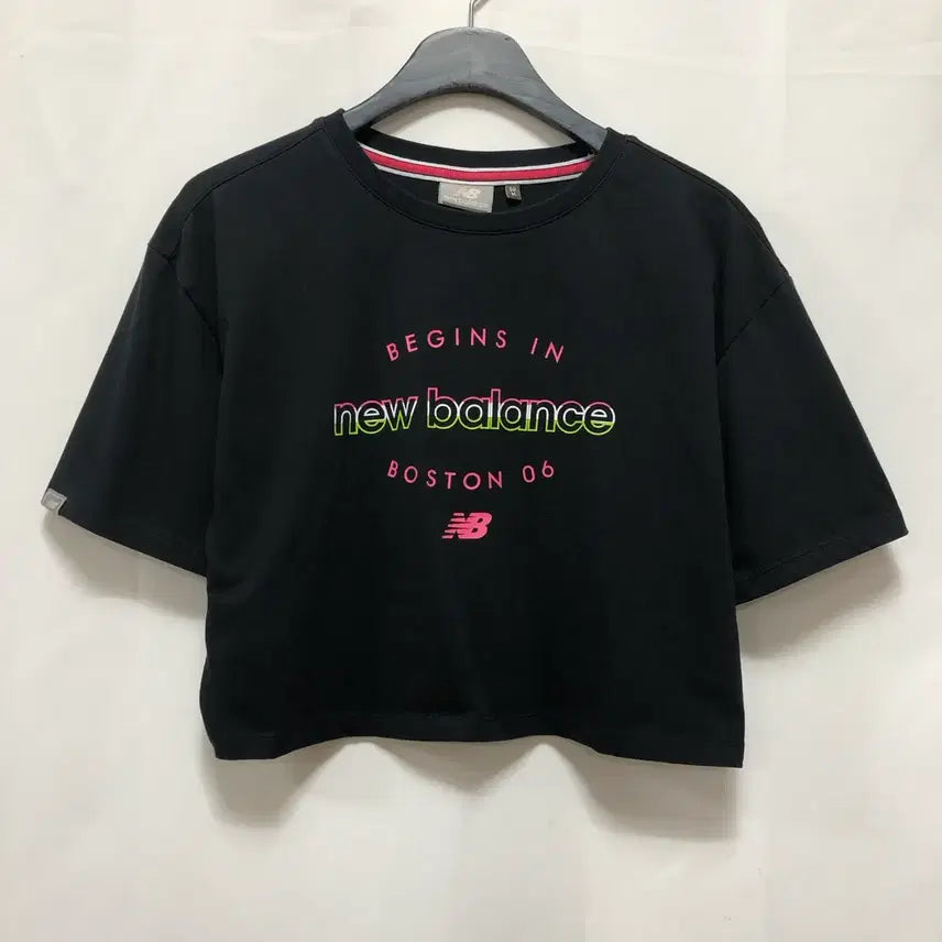 [BUNJANG] New Balance Black Crop Short Sleeve T-Shirt (Size M) / 뉴발란스 블랙 크롭 반팔티(M사이즈)