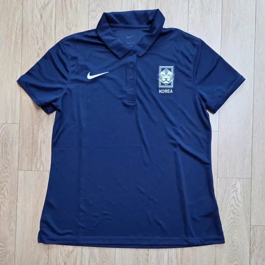[BUNJANG] Nike Korea National Football Team Emblem Short Sleeve T-Shirt (Women's, XL) / 미사용 나이키 여성용 한국 축구 국대 엠블럼 반팔티 XL사이즈 (95)