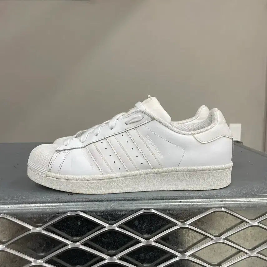 [BUNJANG] Adidas Superstar Shoes / 아디다스 슈퍼스타 245