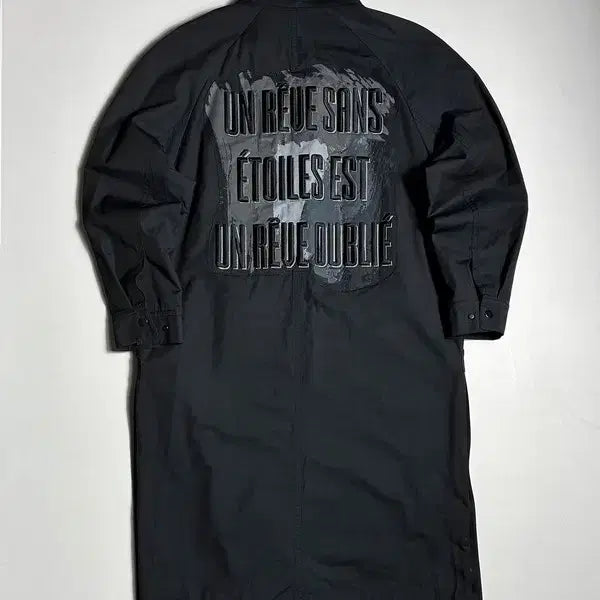 [BUNJANG] Songzio Homme 18SS Back Lettering Graphic Black Long Coat / 송지오 옴므 18SS 백 레터링 그래픽 블랙 롱 코트 R2497